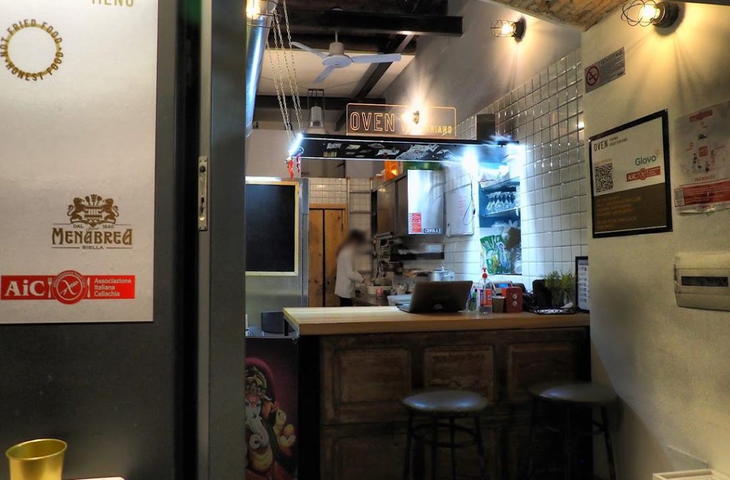 Interno di OVEN Forno Vegetariano a Napoli