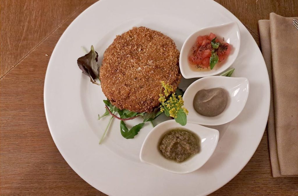 Hamburger vegano servito da Ora Ristorante a Firenze