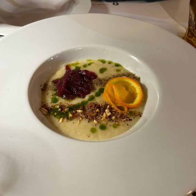 Antipasto vegano preparato dal ristorante La Svolta a Bologna