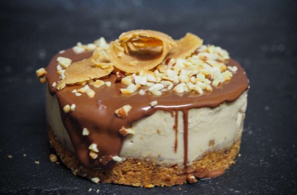 Dessert vegano al cioccolato servito nel ristorante Turnè a Monza