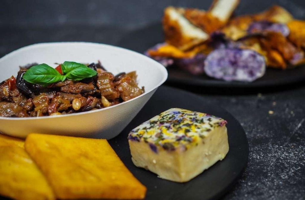 Pranzo vegano nel servite nel ristorante Turnè a Monza
